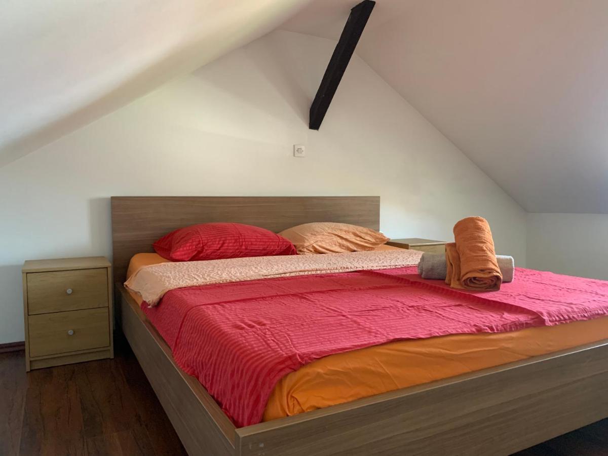 Peachy House Bezigrad Hotel ลูบลิยานา ภายนอก รูปภาพ