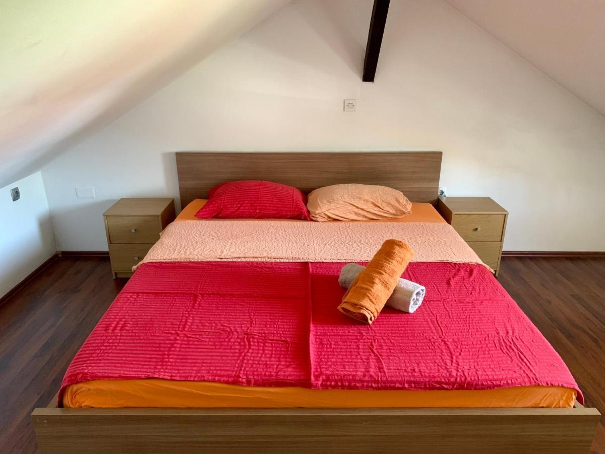 Peachy House Bezigrad Hotel ลูบลิยานา ภายนอก รูปภาพ